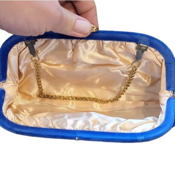 Beautiful Colbat Blue Velvet and Gold Accent Clutch Purse with Matching Gloves - Picture 15 of 16